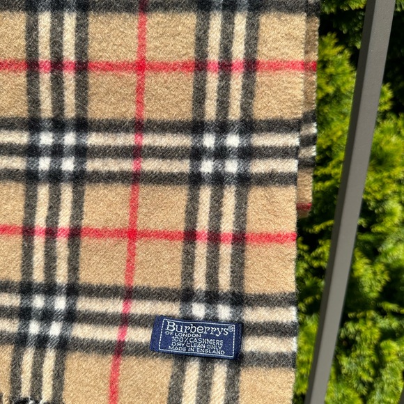 Vintage Burberrys Scarf - Picture 3 of 5